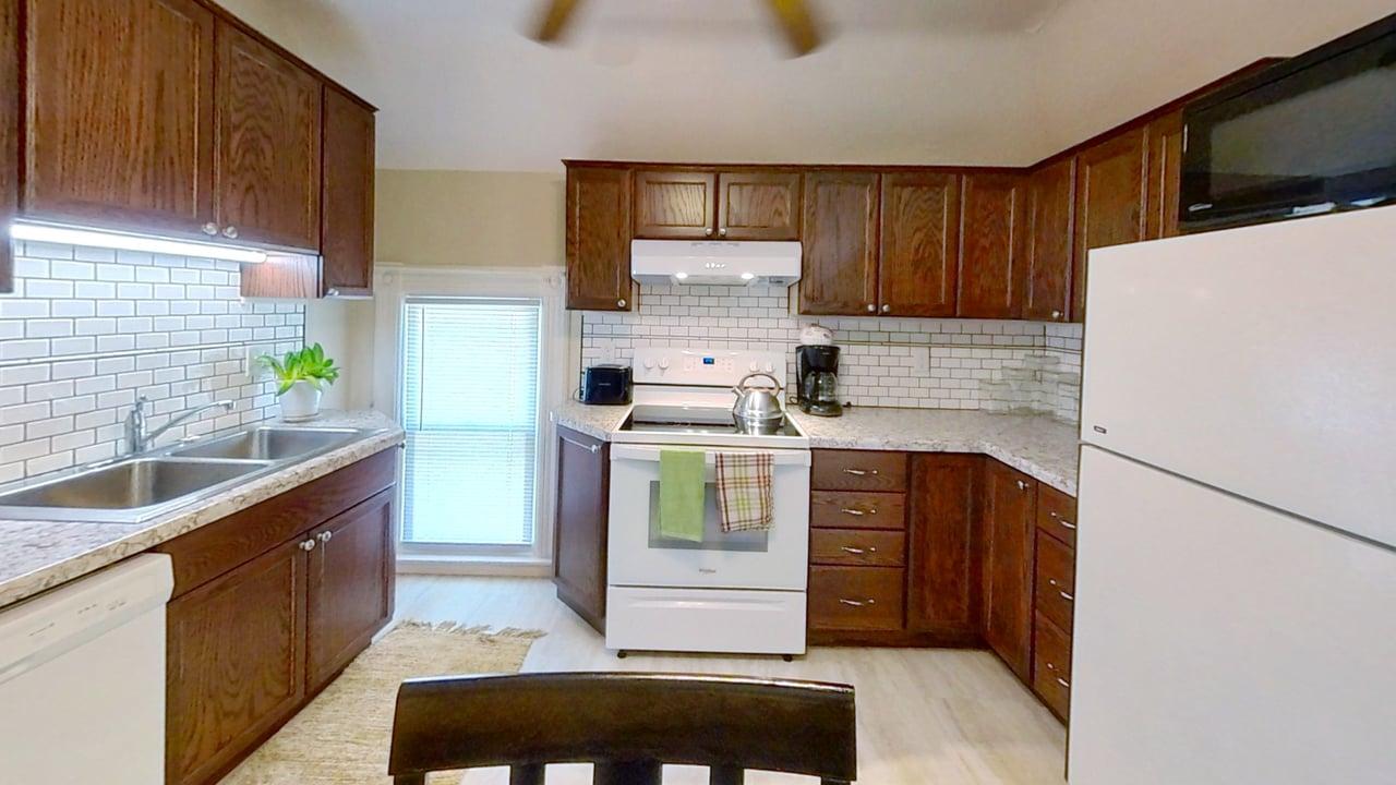 Furnished Apartment — 822 13th St S